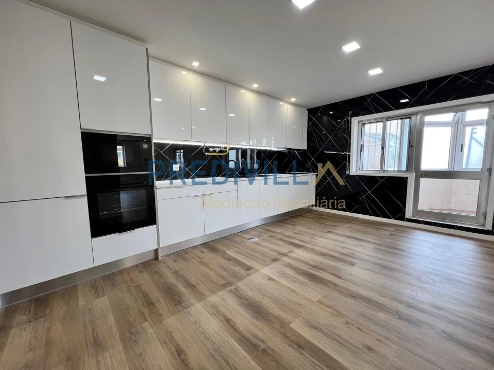 Apartamento T4 para Venda em Póvoa de Varzim, Beiriz e Argivai Foto 3