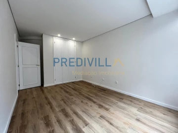 Apartamento T4 para Venda em Póvoa de Varzim, Beiriz e Argivai