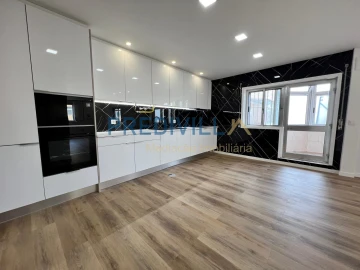 Apartamento T4 para Venda em Póvoa de Varzim, Beiriz e Argivai