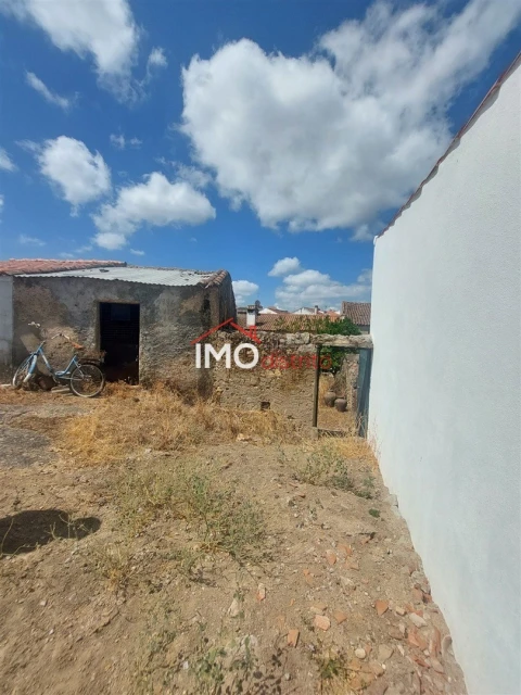 Moradia T2 para Venda em Nossa Senhora da Graça de Povoa e Meadas