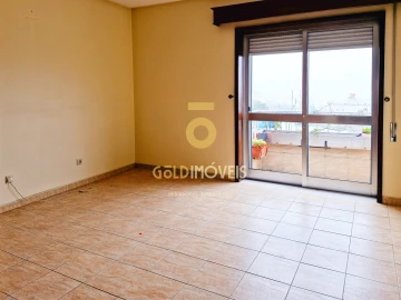 Apartamento T3 para Venda em O. Azeméis, Riba-Ul, Ul, Macinhata Seixa, Madail