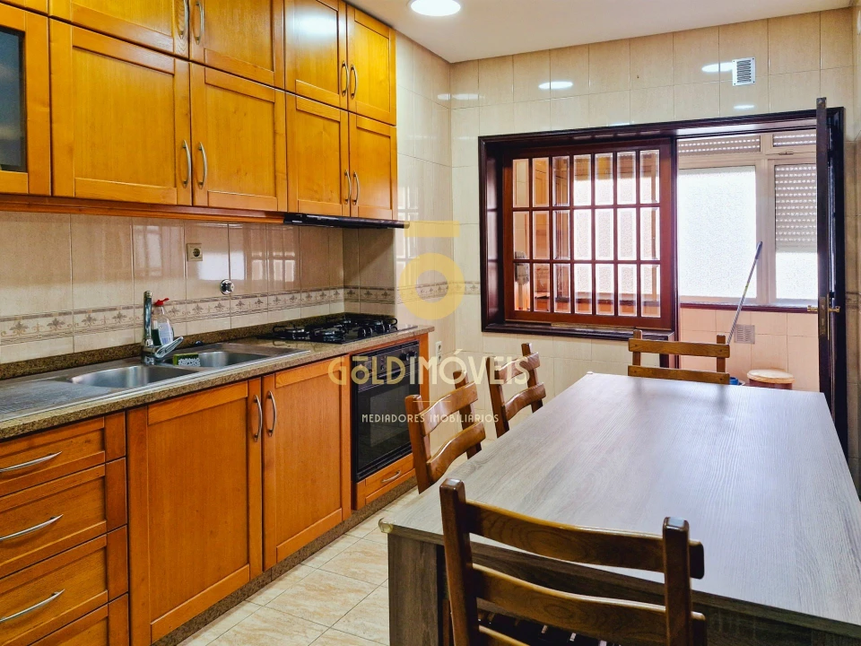 Apartamento T3 para Venda em O. Azeméis, Riba-Ul, Ul, Macinhata Seixa, Madail Foto 1