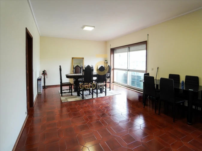Apartamento T0 para Venda em Espinho Foto 5