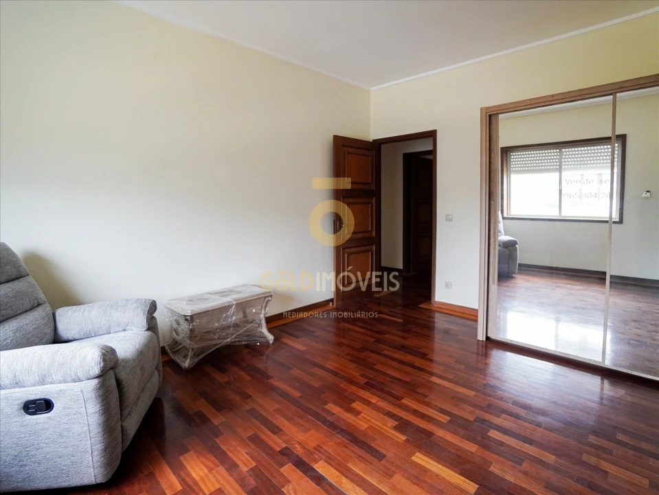 Apartamento T0 para Venda em Espinho Foto 10