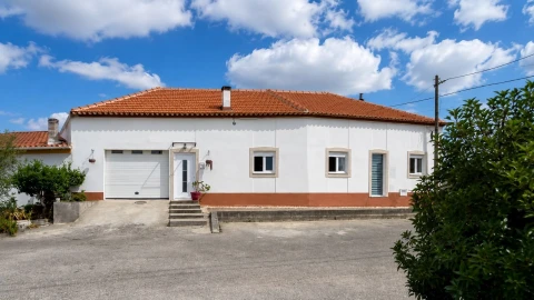 Moradia T1 para Venda em Monte Real e Carvide