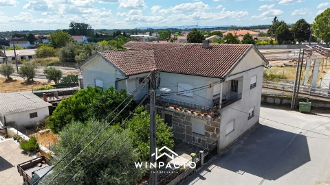Moradia T5 para Venda em Canas de Senhorim