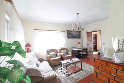 Moradia T5 para Venda em Canas de Senhorim