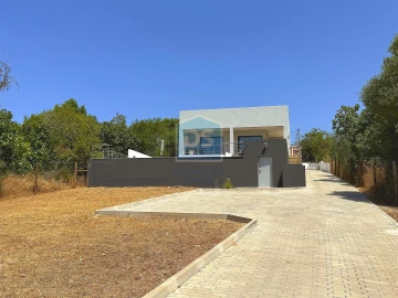 Moradia T3 para Venda em Querença, Tôr e Benafim