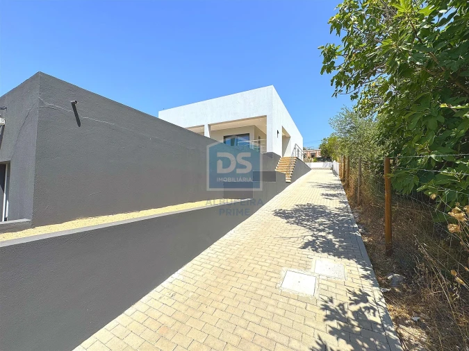 Moradia T3 para Venda em Querença, Tôr e Benafim Foto 18