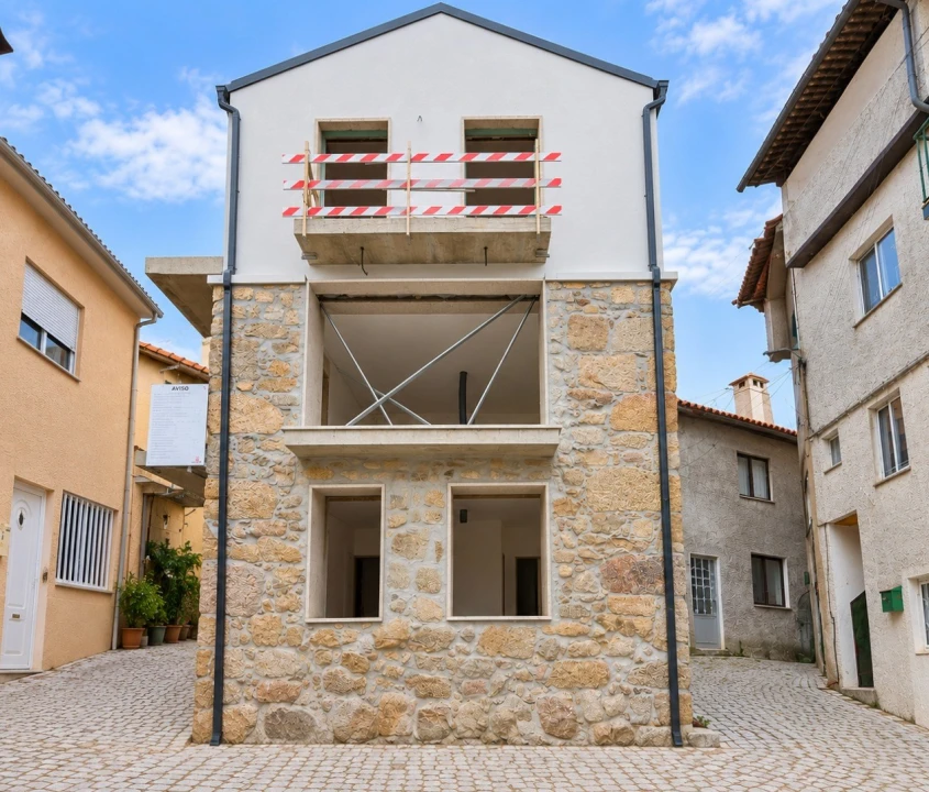Apartamento T0 para Venda em Abraveses Foto 2