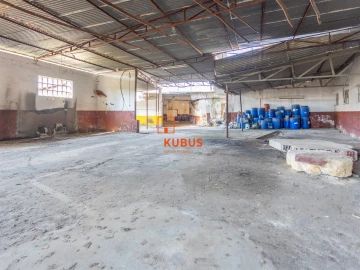 Armazém para Venda em Alcanena e Vila Moreira