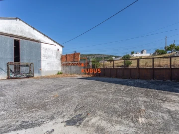 Armazém para Venda em Alcanena e Vila Moreira