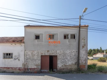 Armazém para Venda em Alcanena e Vila Moreira