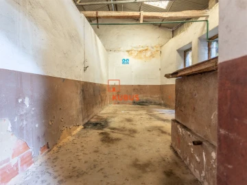 Armazém para Venda em Alcanena e Vila Moreira