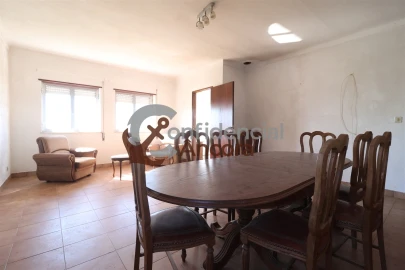 Quinta T3 para Venda em Melo e Nabais
