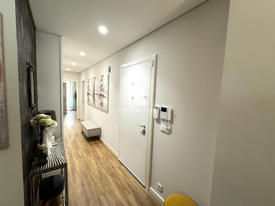Apartamento T2 para Venda em Avintes Foto 2