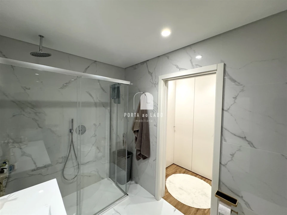 Apartamento T2 para Venda em Avintes Foto 10
