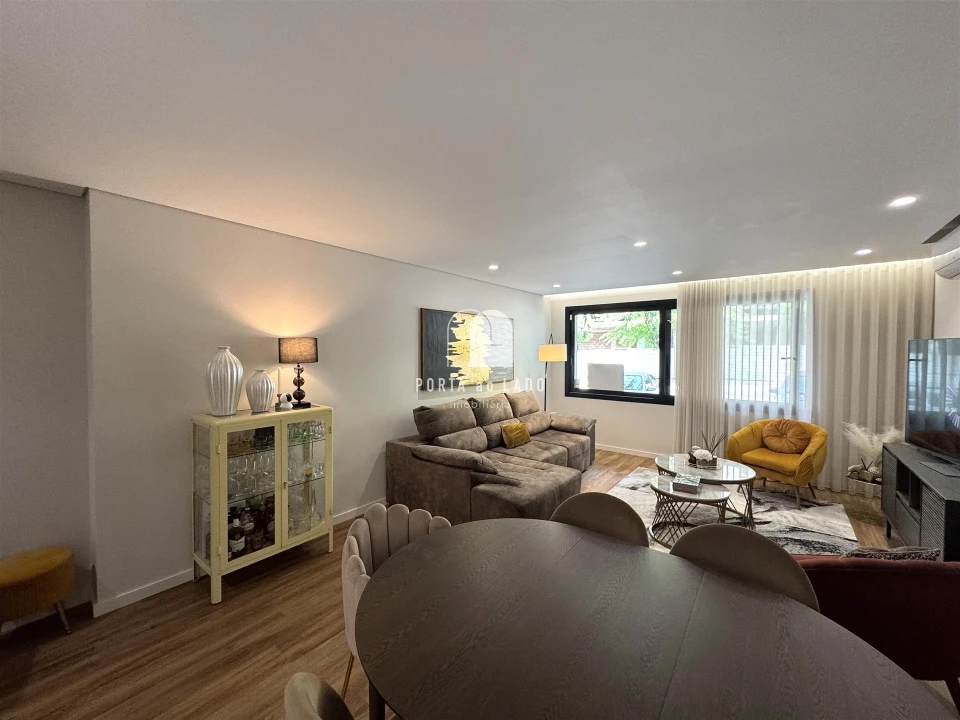 Apartamento T2 para Venda em Avintes Foto 3