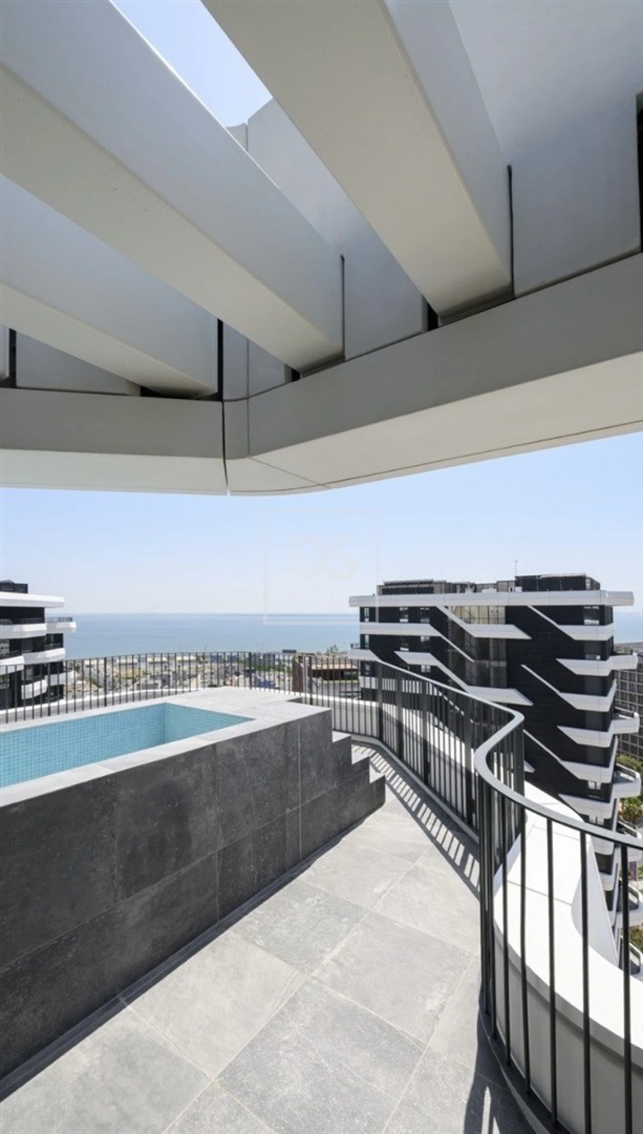 Apartamento T4 para Venda em Parque das Nações Foto 18