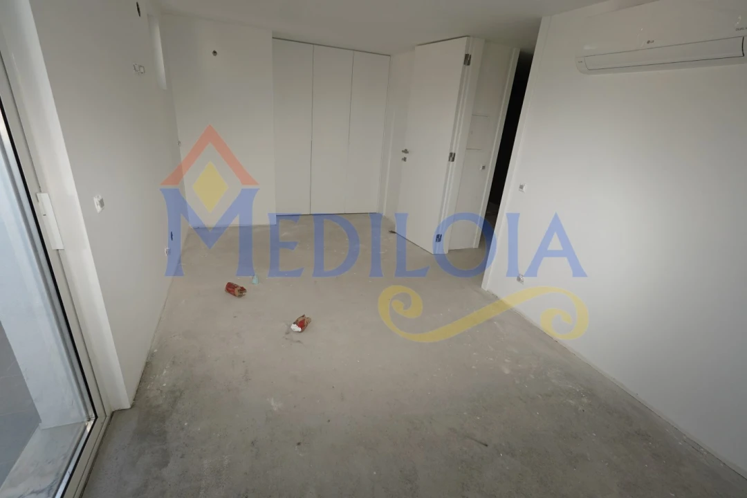 Apartamento T1 para Venda em Altura Foto 9