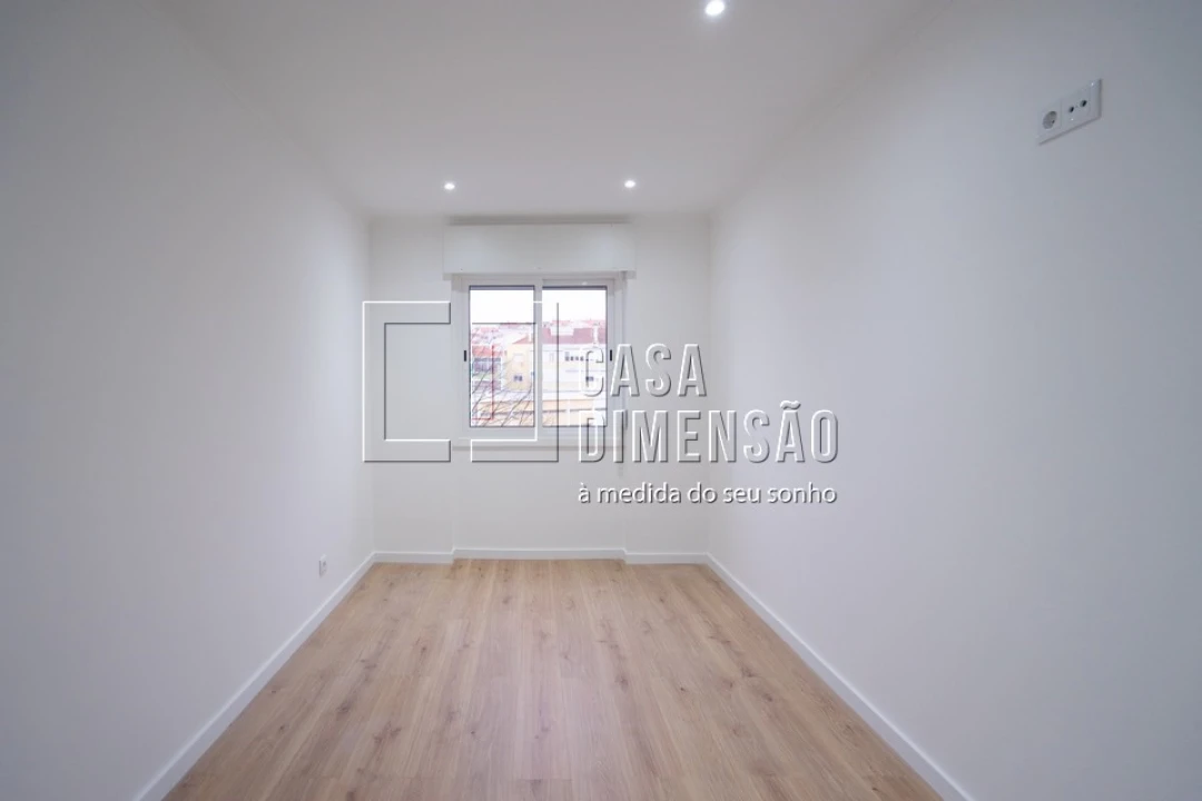 Apartamento T2 para Venda em Cacém e São Marcos Foto 14