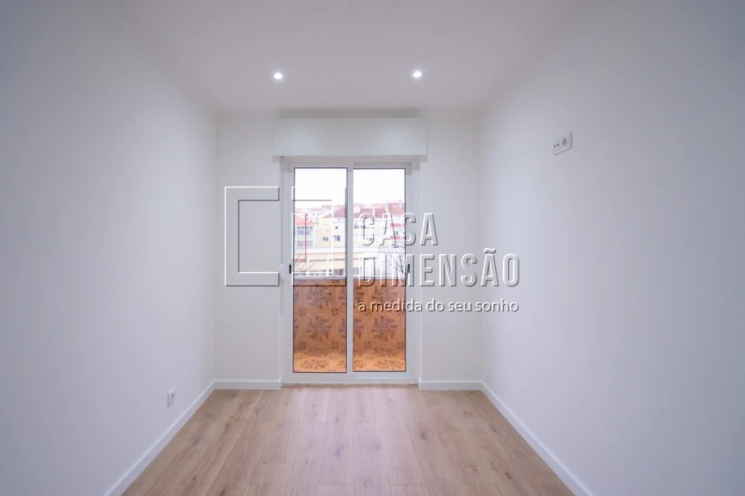 Apartamento T2 para Venda em Cacém e São Marcos Foto 19