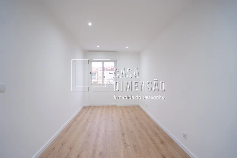 Apartamento T2 para Venda em Cacém e São Marcos Foto 22