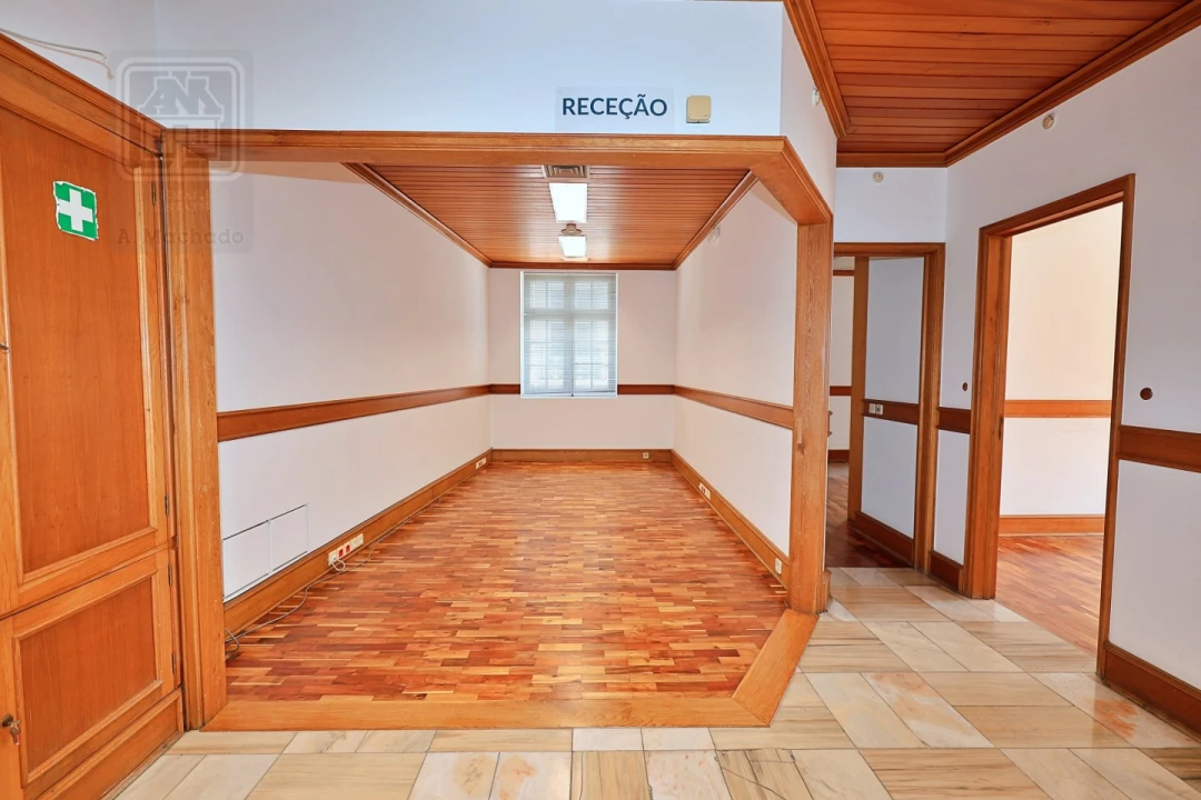 Loja para Arrendamento em Ponta Delgada (São Sebastião) Foto 24