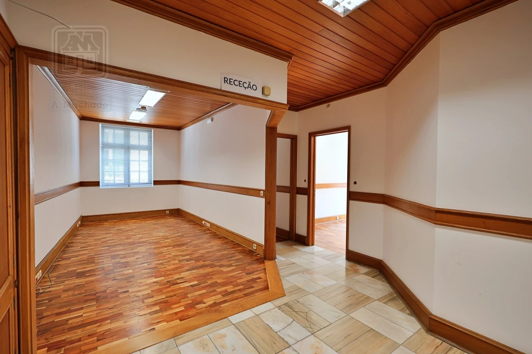 Loja para Arrendamento em Ponta Delgada (São Sebastião) Foto 26