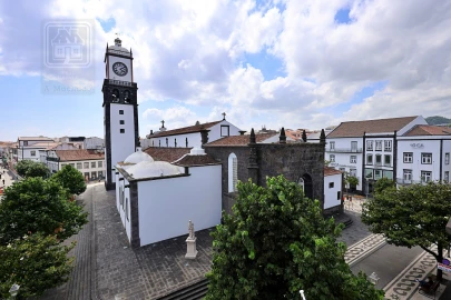Loja para Arrendamento em Ponta Delgada (São Sebastião)