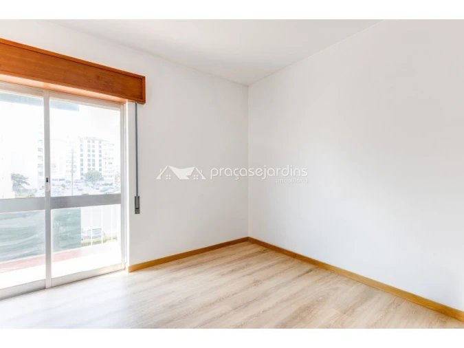 Apartamento T4 para Venda em Marrazes e Barosa Foto 8
