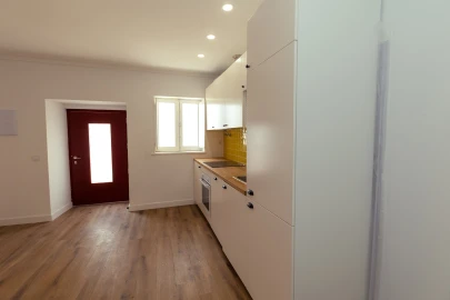 Apartamento para Venda em Santa Maria do Castelo e Santiago e Santa Susana