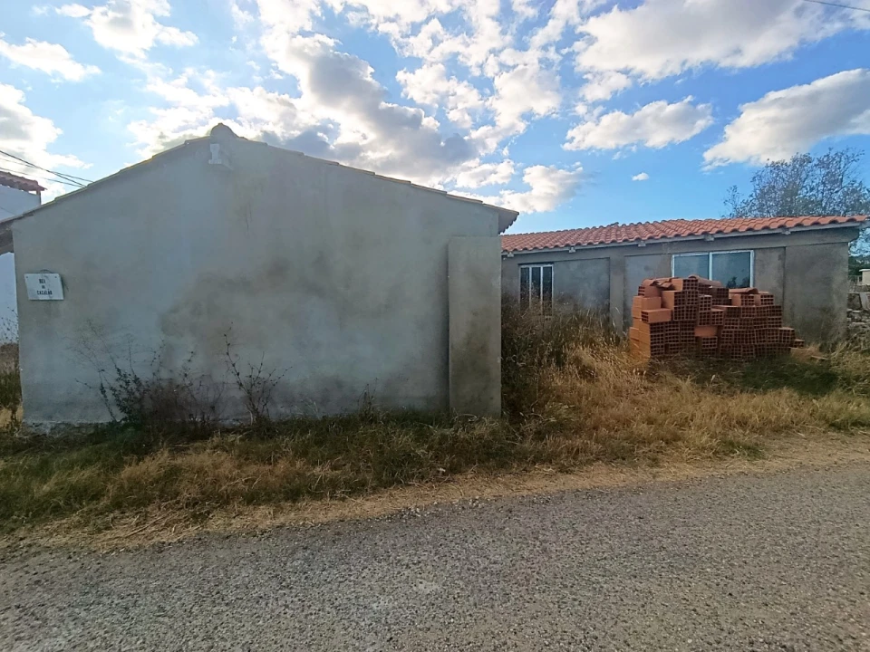Moradia T2 para Venda em Mouriscas Foto 2