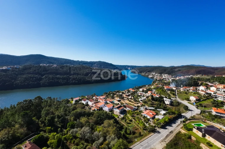Terreno para Venda em Sebolido Foto 2