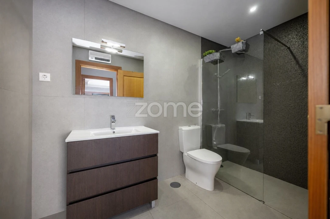 Apartamento T1 para Venda em Paranhos Foto 22