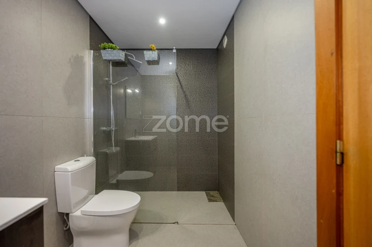 Apartamento T1 para Venda em Paranhos Foto 24