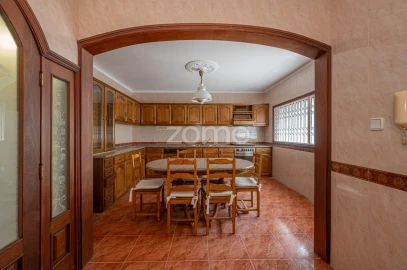Moradia T3 para Venda em Sandim, Olival, Lever e Crestuma