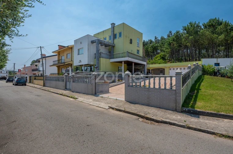 Moradia T3 para Venda em Sandim, Olival, Lever e Crestuma Foto 2