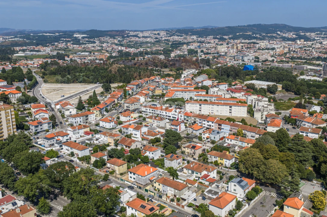 Moradia T5 para Venda em Campanhã Foto 3