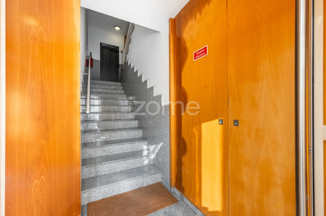Apartamento T2 para Arrendamento em Paranhos Foto 3