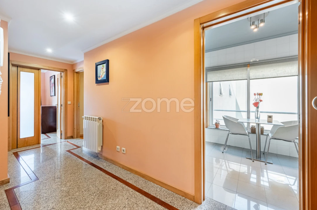 Apartamento T2 para Arrendamento em Paranhos Foto 1