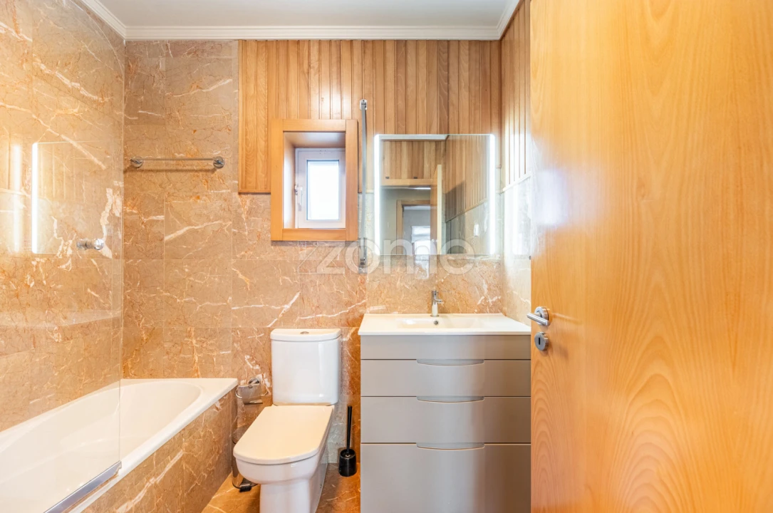 Apartamento T2 para Arrendamento em Paranhos Foto 13