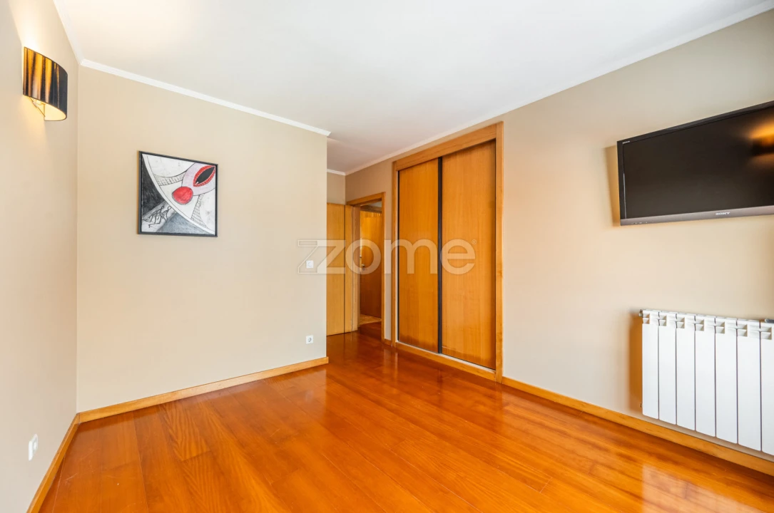 Apartamento T2 para Arrendamento em Paranhos Foto 14