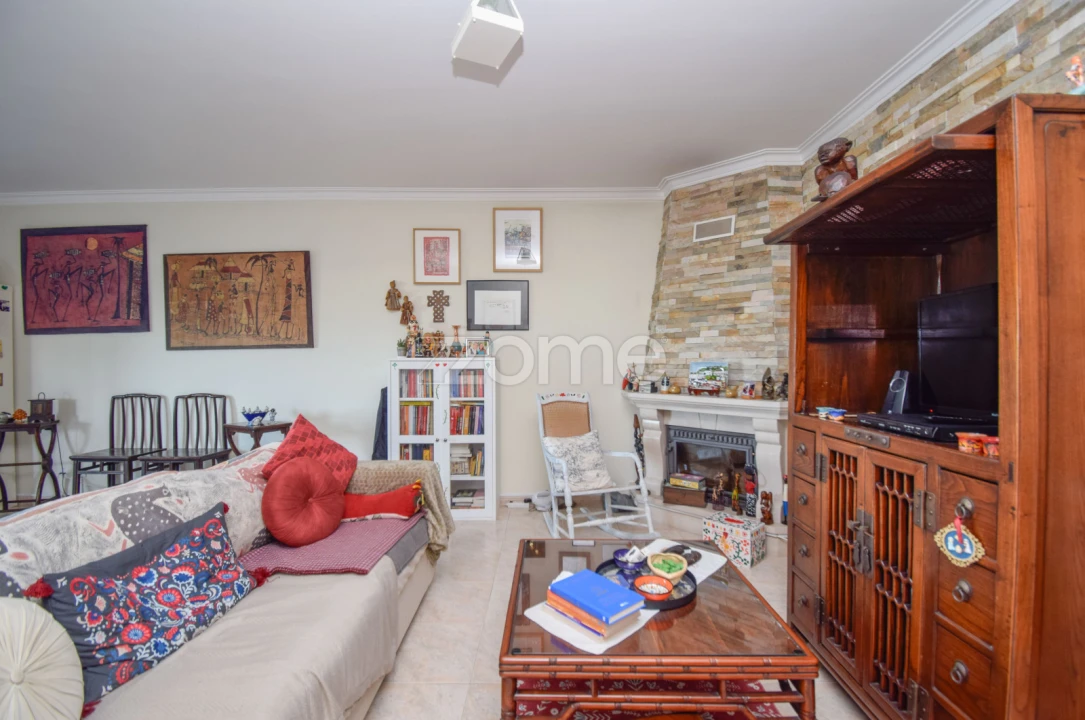 Apartamento T2 para Venda em São Domingos de Rana Foto 4