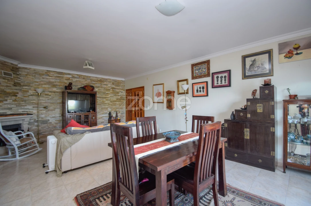 Apartamento T2 para Venda em São Domingos de Rana Foto 7