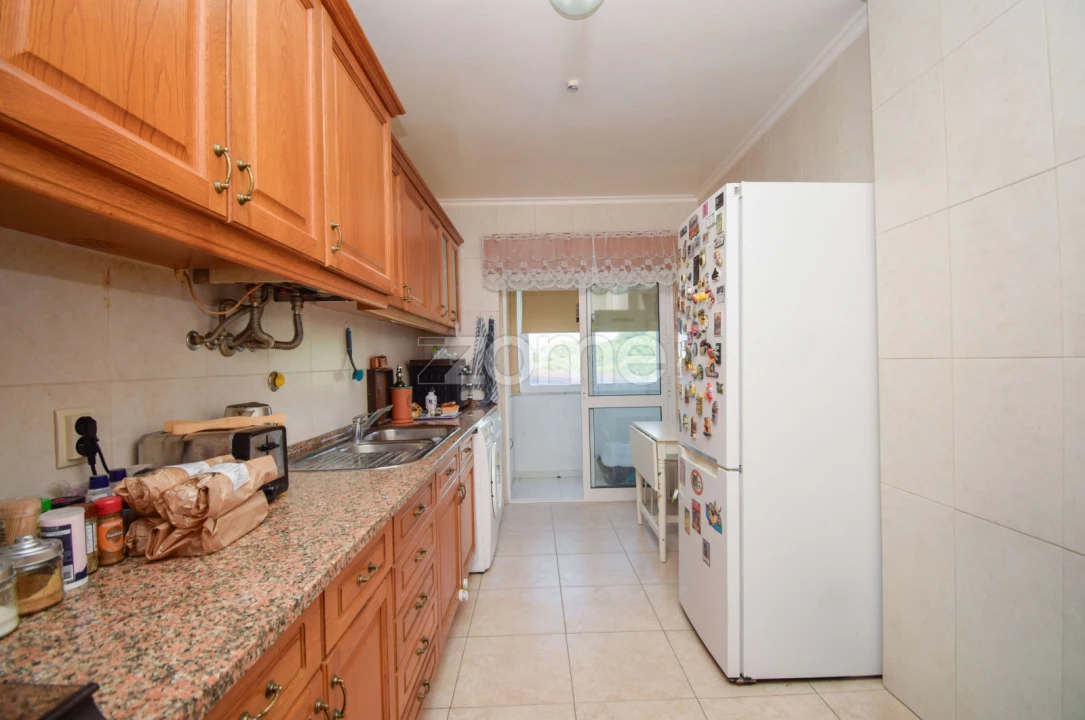 Apartamento T2 para Venda em São Domingos de Rana Foto 8