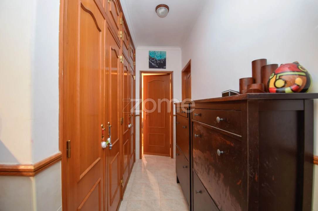 Apartamento T2 para Venda em São Domingos de Rana Foto 18