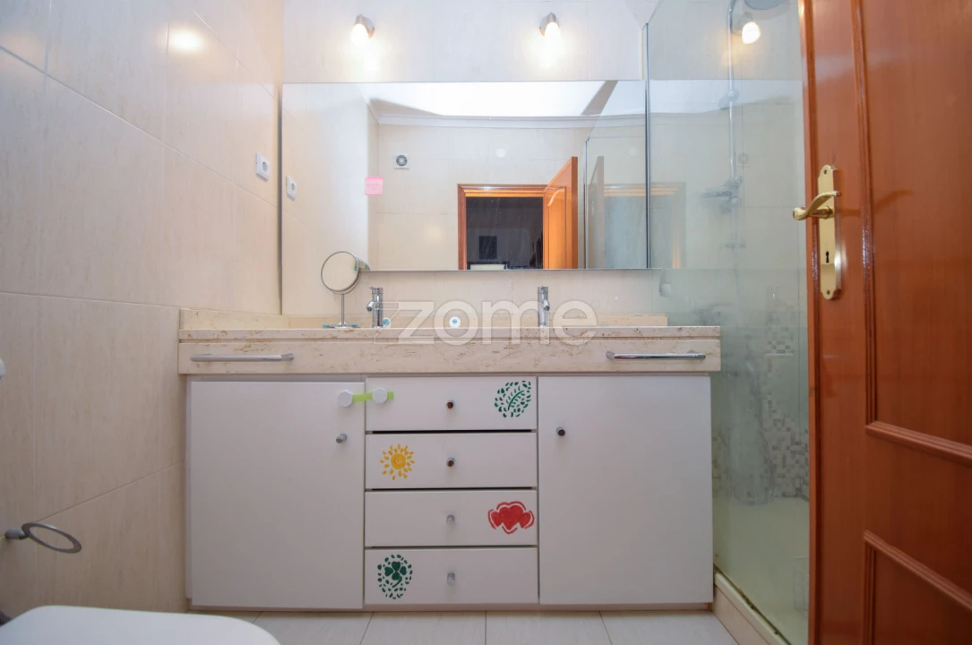 Apartamento T2 para Venda em São Domingos de Rana Foto 20