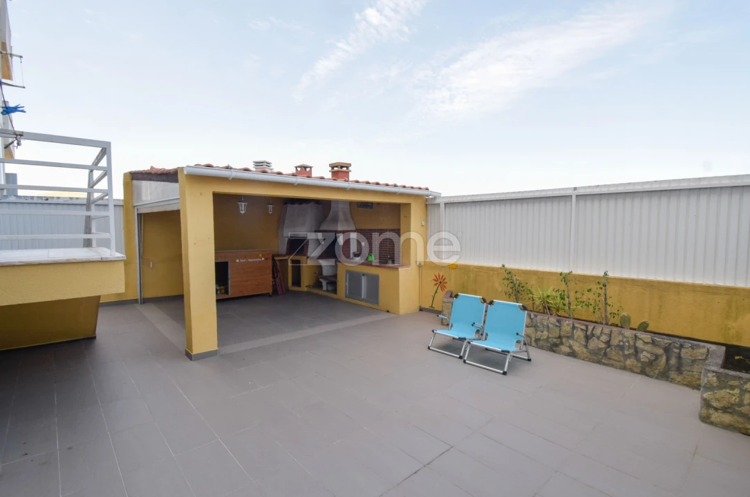 Apartamento T2 para Venda em São Domingos de Rana Foto 25