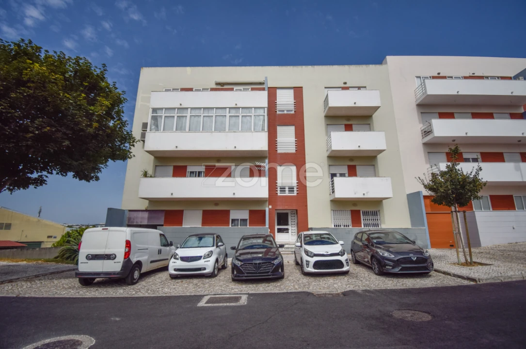 Apartamento T2 para Venda em São Domingos de Rana Foto 2